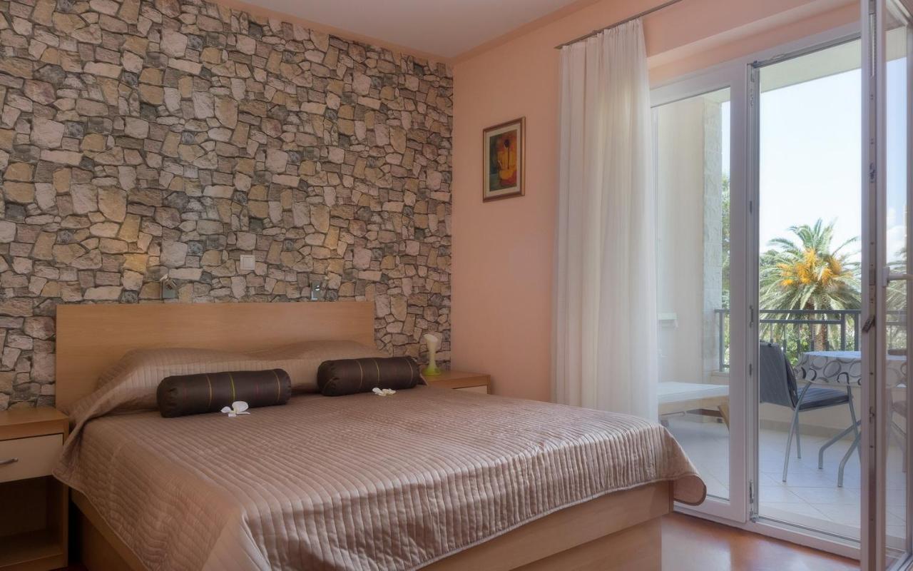 Villa Alesa Tučepi Exterior foto