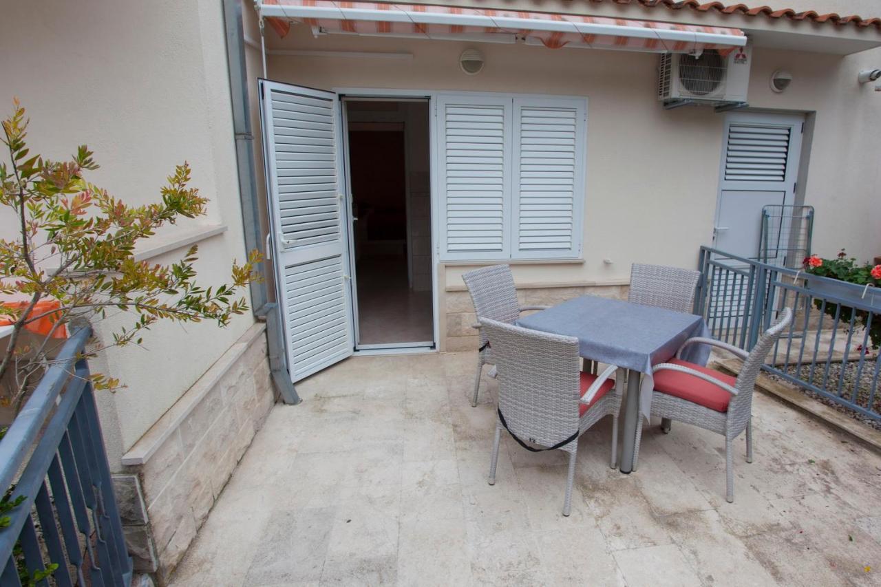 Villa Alesa Tučepi Exterior foto